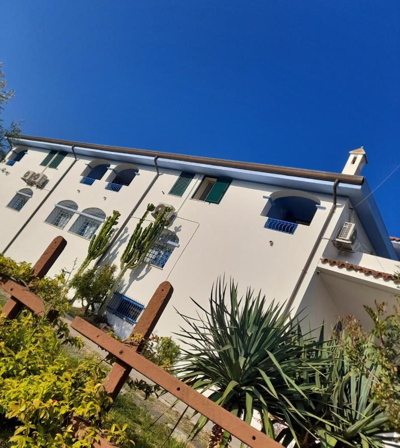 Agriturismo Palas De Serra Country Resort Onifai 외부 사진