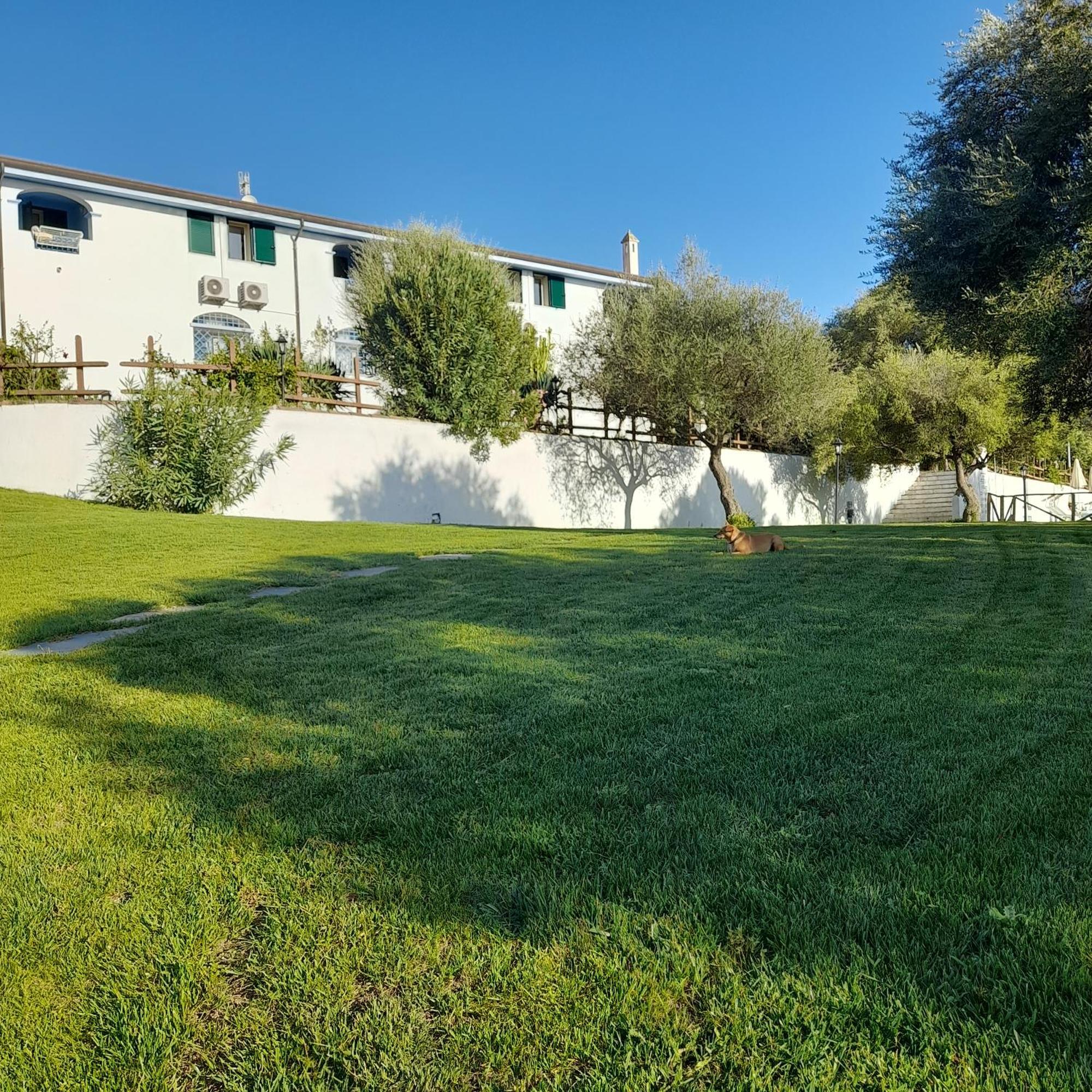Agriturismo Palas De Serra Country Resort Onifai 외부 사진