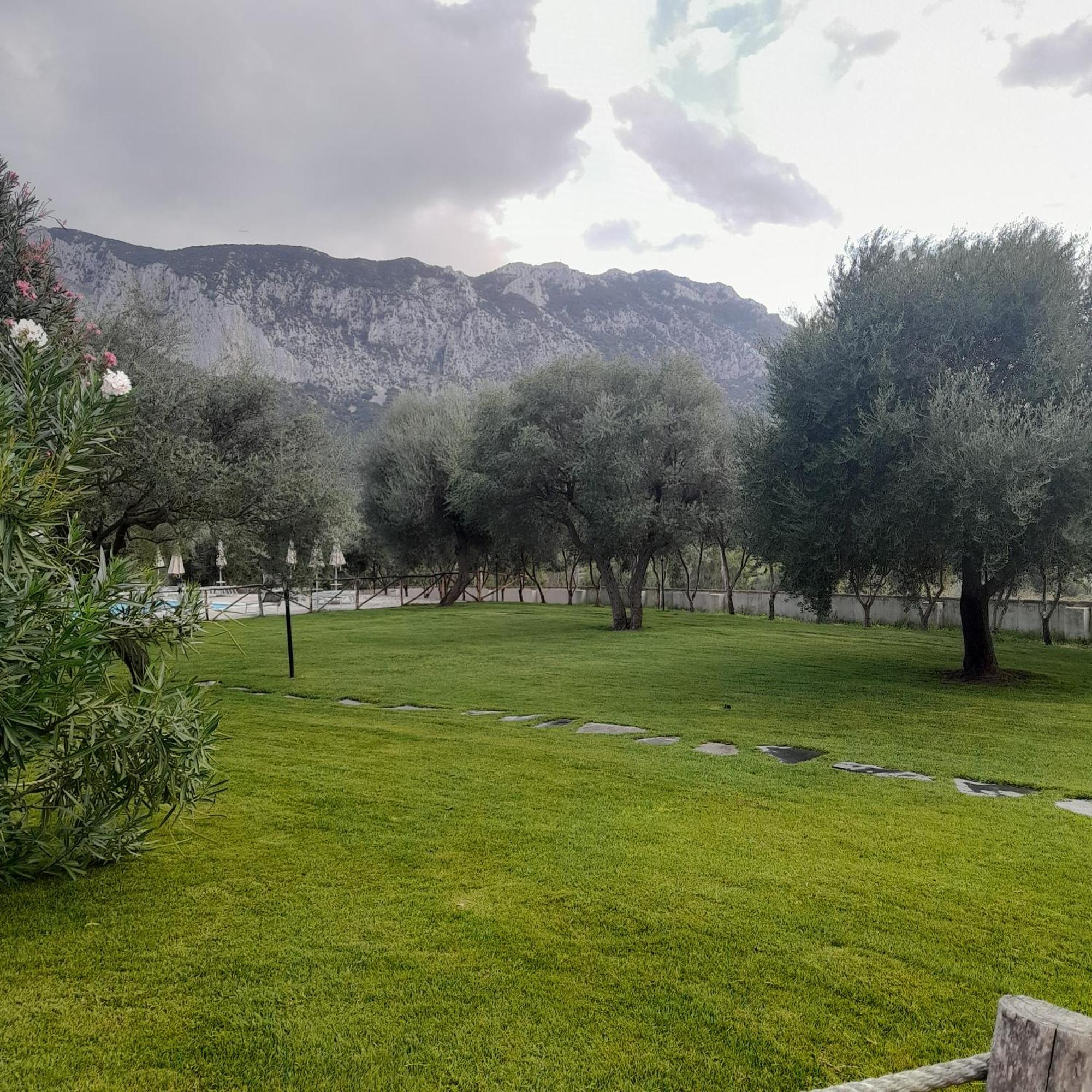 Agriturismo Palas De Serra Country Resort Onifai 외부 사진